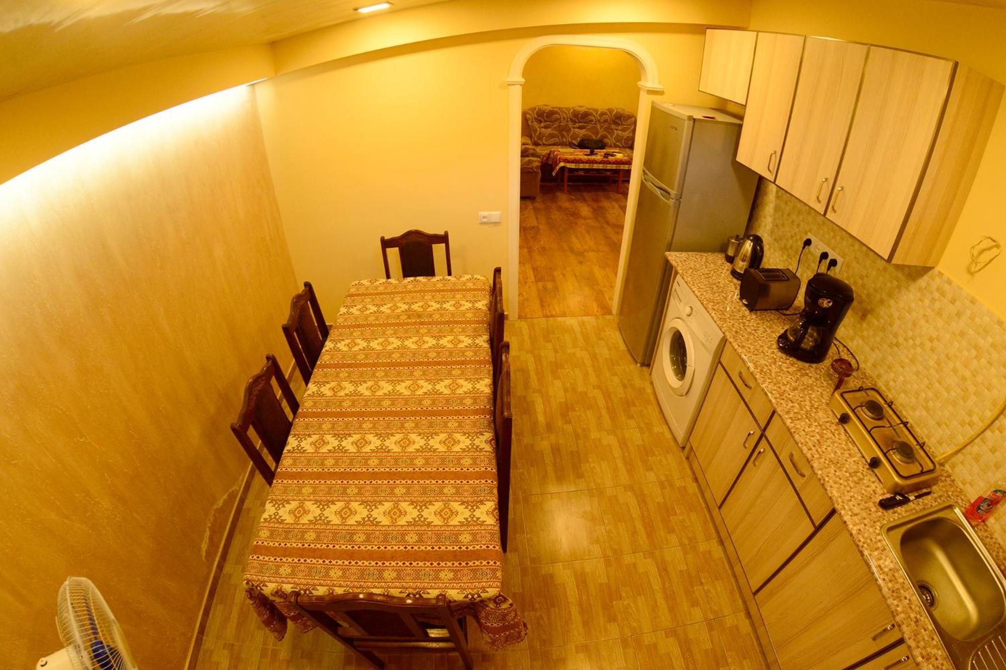 Your Hostel Erevan Esterno foto