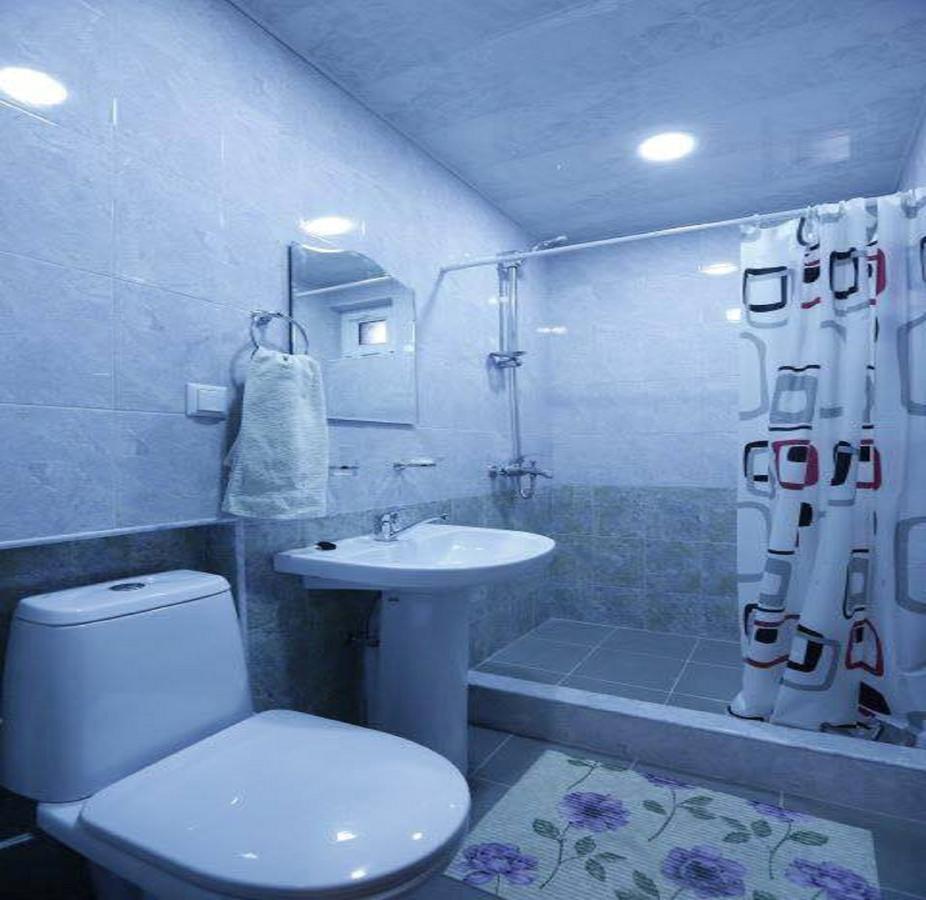Your Hostel Erevan Esterno foto