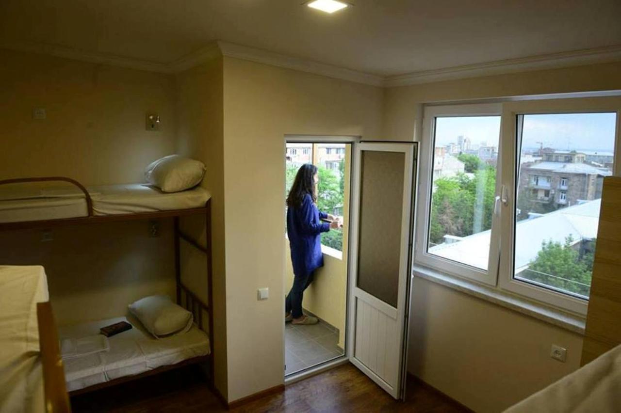 Your Hostel Erevan Esterno foto