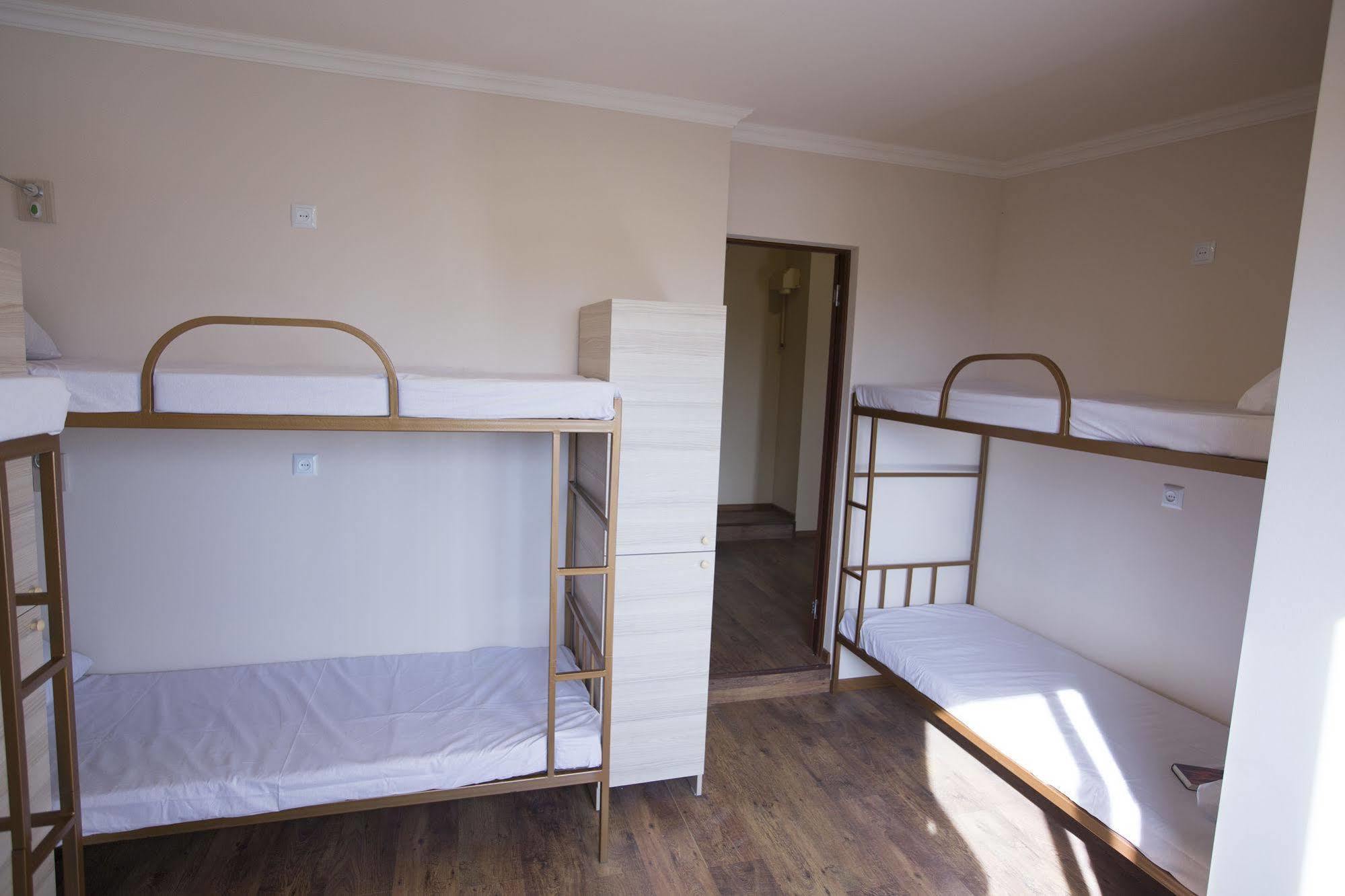 Your Hostel Erevan Esterno foto